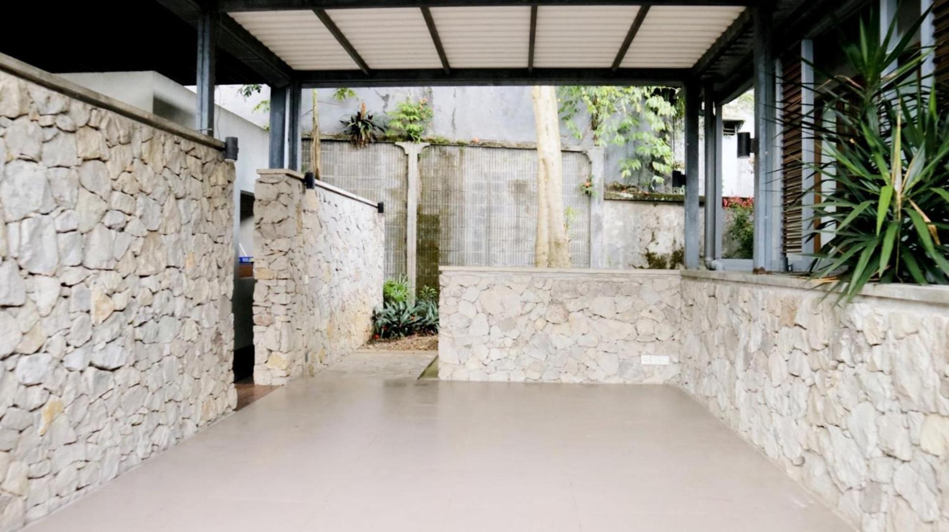 Proven Living Hotel Bandung Exterior photo