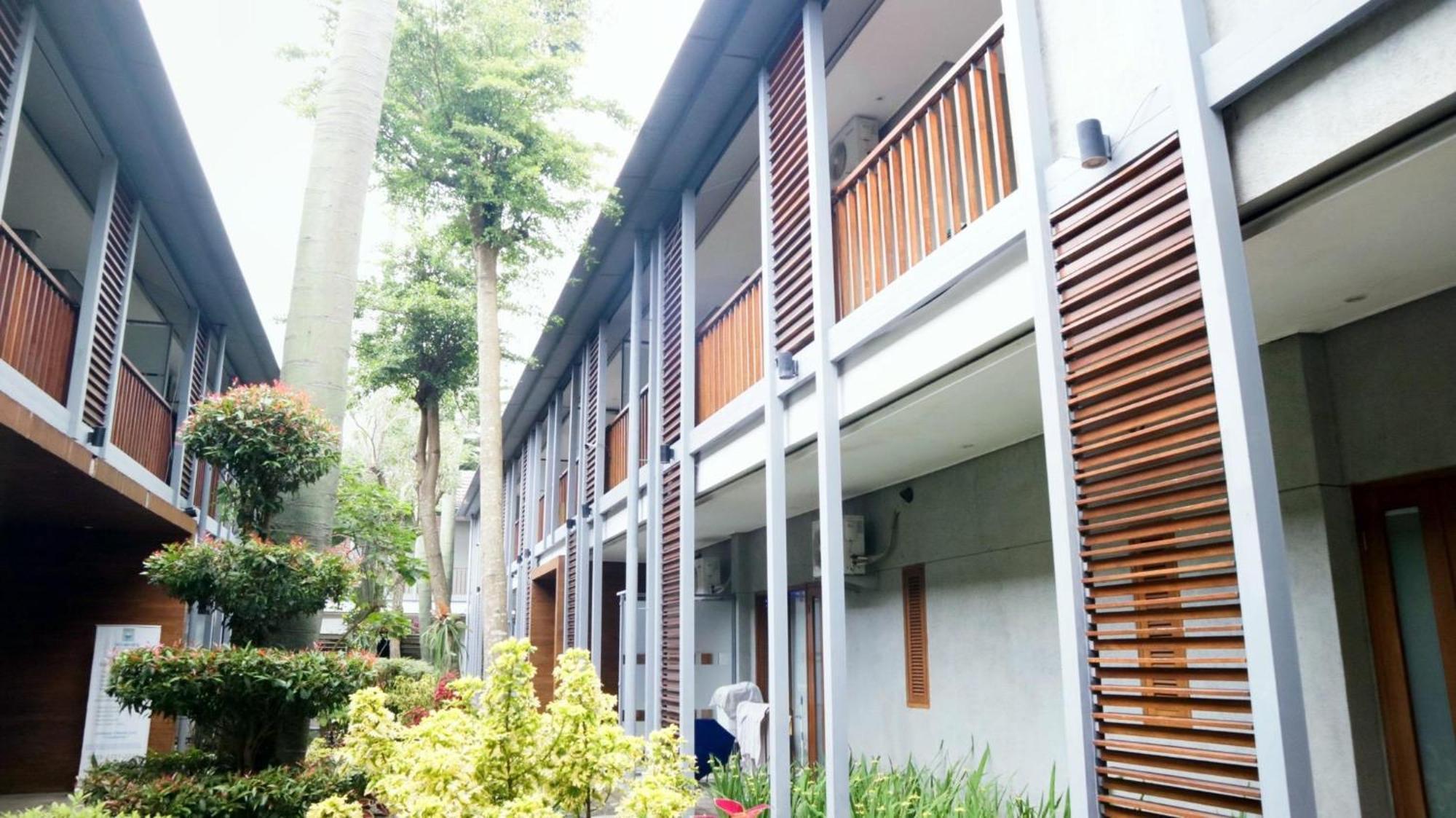 Proven Living Hotel Bandung Exterior photo